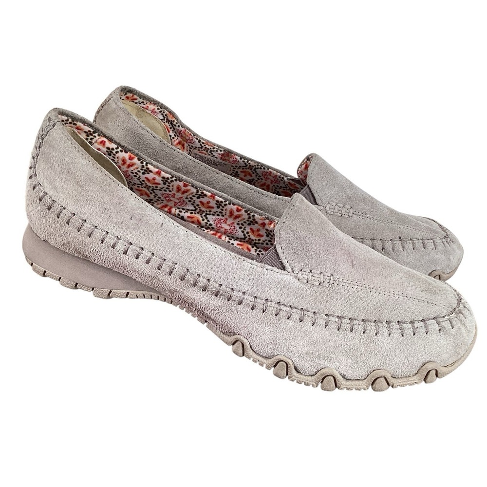 Skechers Women's Sz 10 Biker Pedestrian Slip On Shoe Beige Suede Loafer Sneakers
